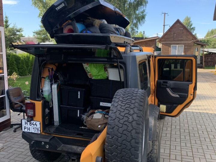 Проверено временем: как оранжевый Jeep Wrangler Rubicon JK Unlimited держит марку Wrangler Service